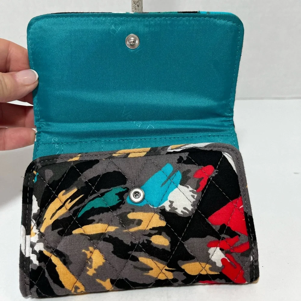 Vera Bradley Wallet - Splash Floral Print - Picture 3 of 8